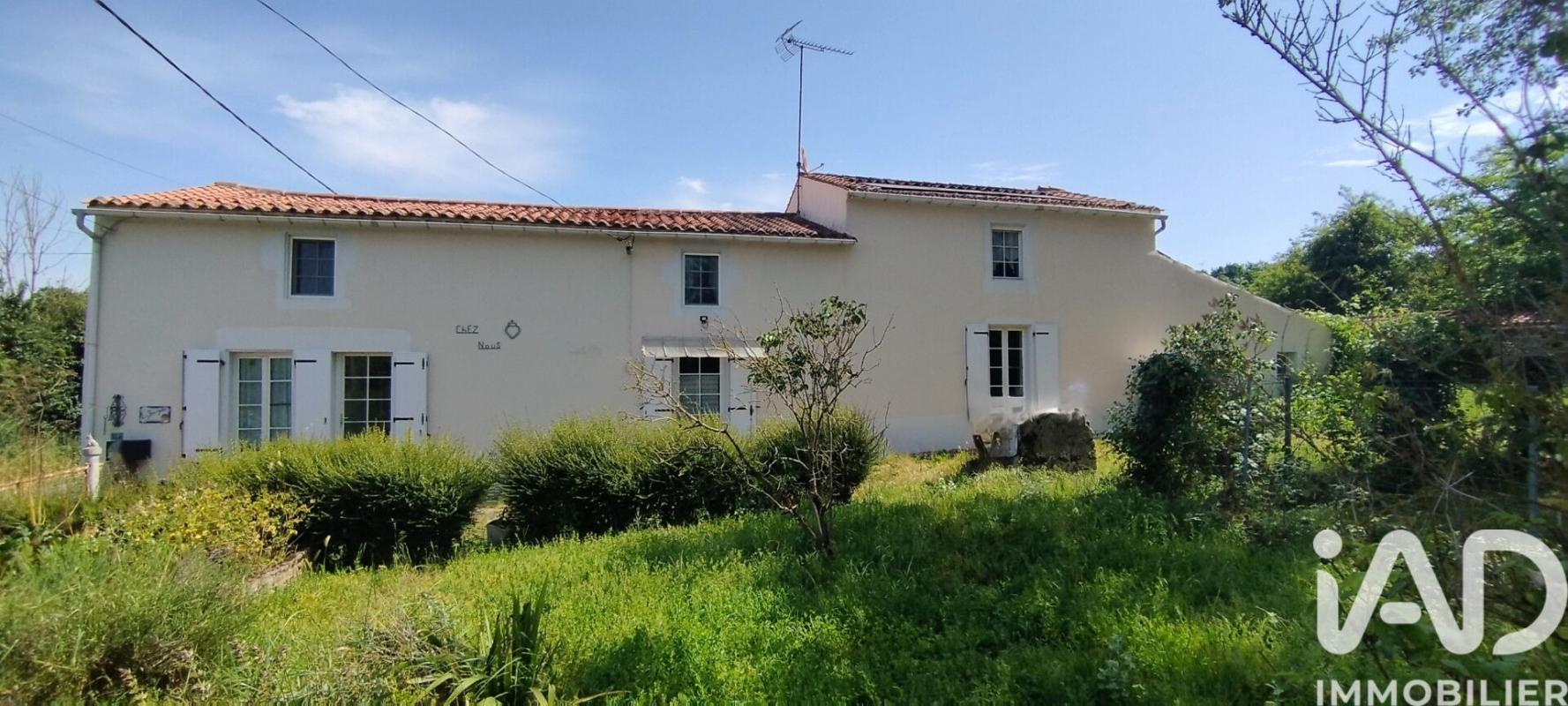 Maison longère 9 Pièce(s) L'Hermenault