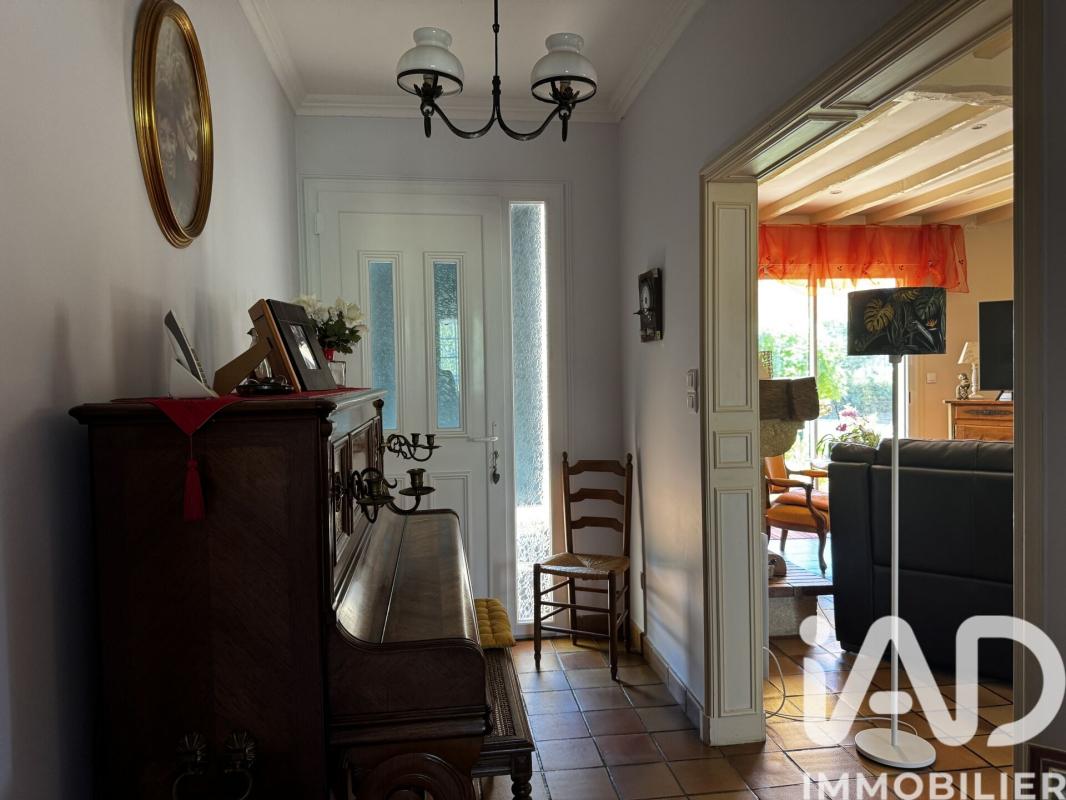 Maison 9 Pièce(s) Saint-Germain-de-Lusignan - Photo 5