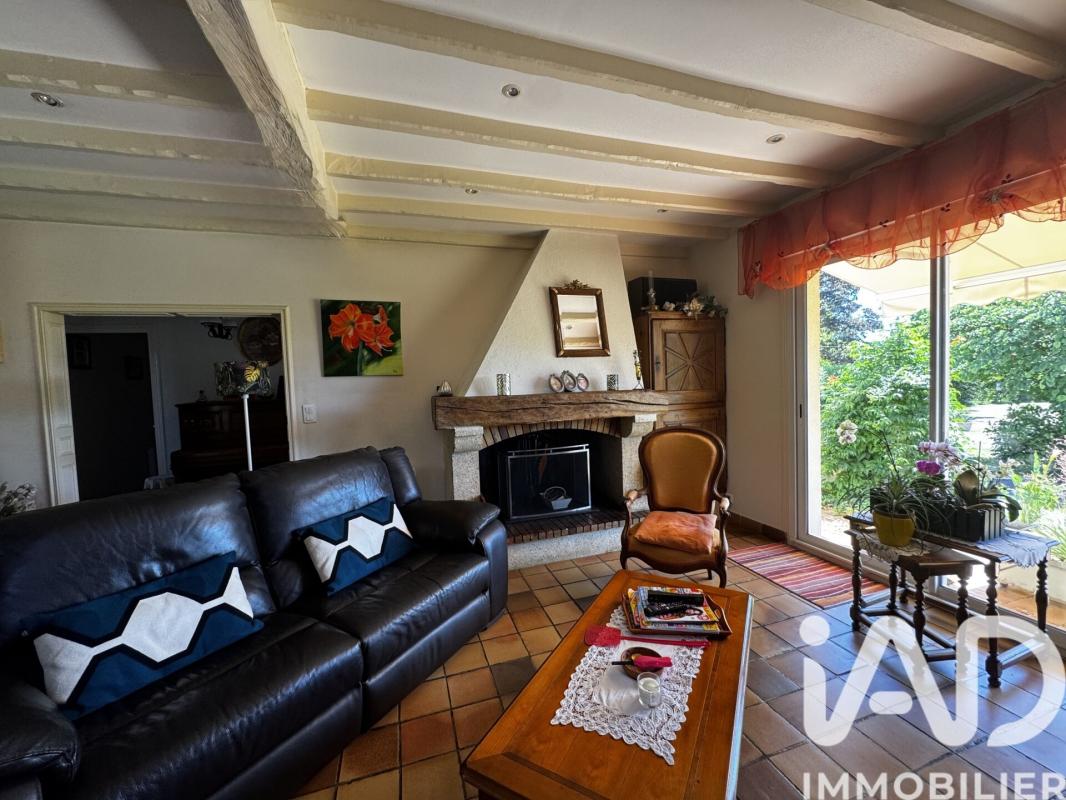 Maison 9 Pièce(s) Saint-Germain-de-Lusignan - Photo 6