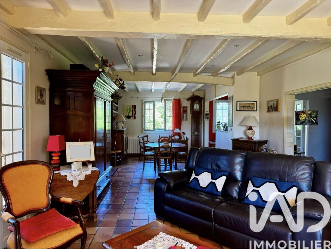 Maison 9 Pièce(s) Saint-Germain-de-Lusignan - Photo 7