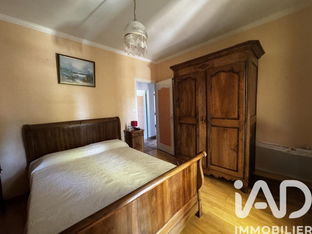 Maison 9 Pièce(s) Saint-Germain-de-Lusignan - Photo 10