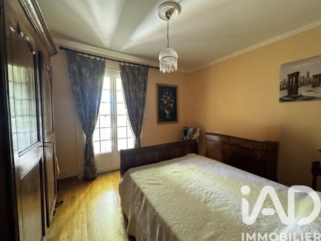 Maison 9 Pièce(s) Saint-Germain-de-Lusignan - Photo 11