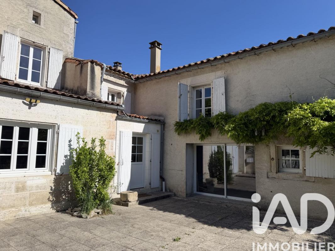 Maison 8 Pièce(s) Saint-Amant-de-Boixe