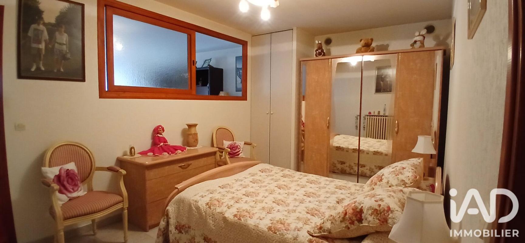 Maison 5 Pièce(s) Saint-Pons-de-Thomières - Photo 5