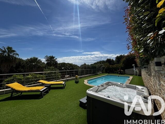 Maison 7 Pièce(s) Cagnes-sur-Mer