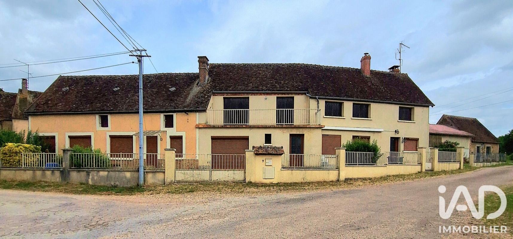 Maison 9 Pièce(s) Saint-Amand-en-Puisaye