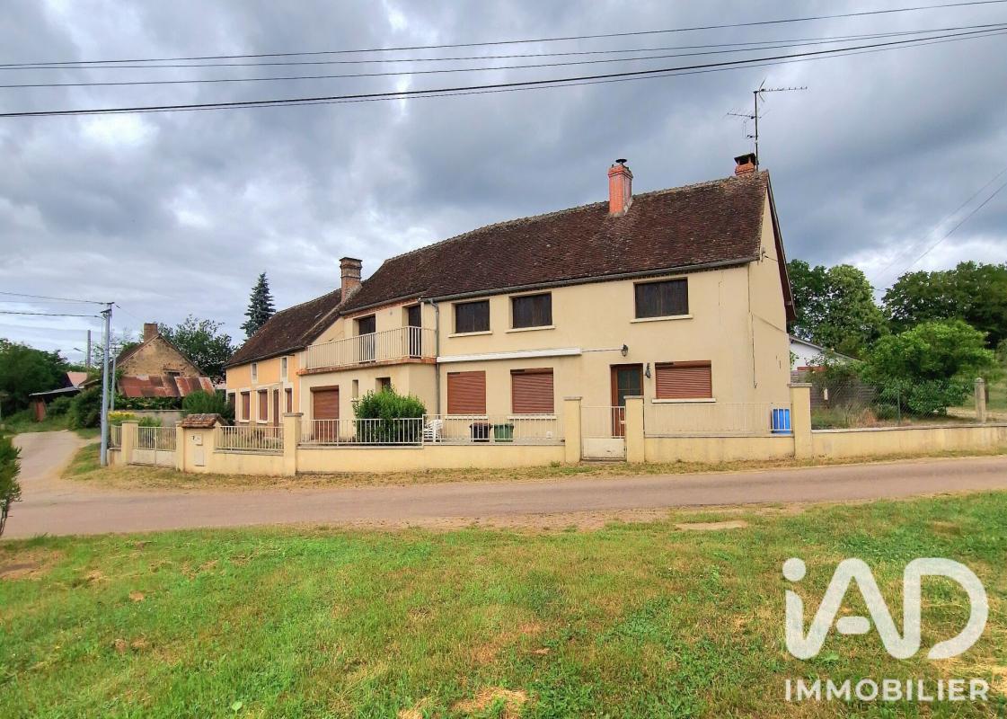 Maison 9 Pièce(s) Saint-Amand-en-Puisaye