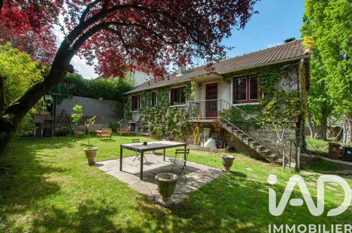 Maison 7 Pièce(s) La Celle-Saint-Cloud