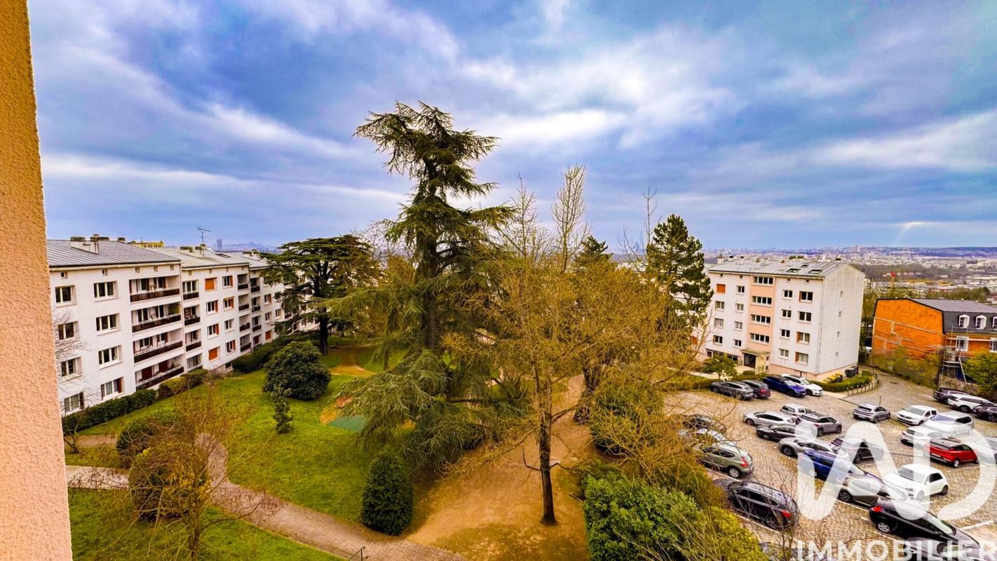 Appartement 5 Pièce(s) Suresnes