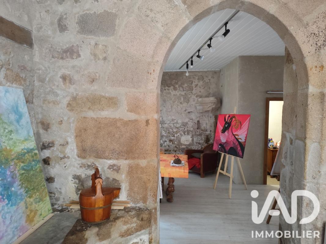 Immeuble  Saint-Bonnet-le-Château - Photo 1