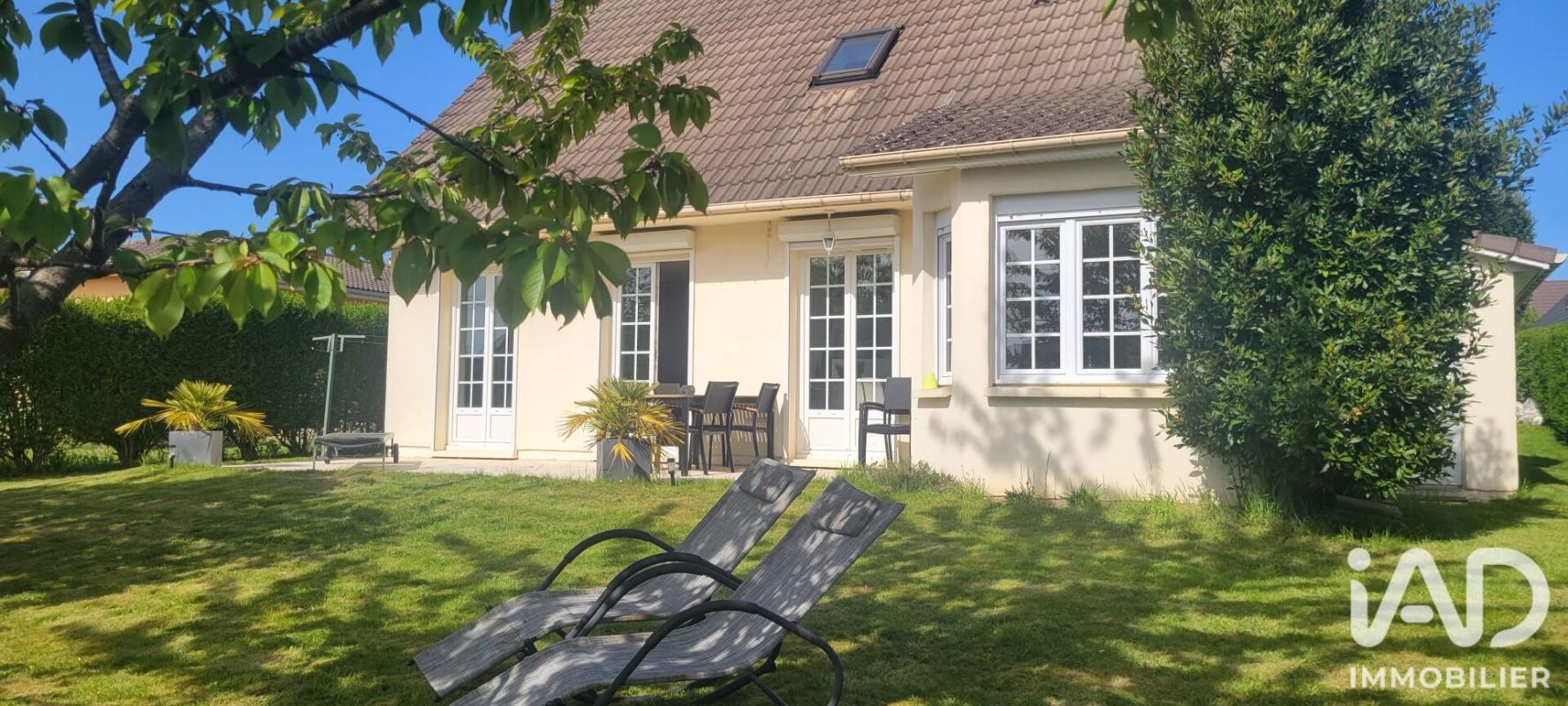 Maison 7 Pièce(s) Le Mesnil-Esnard