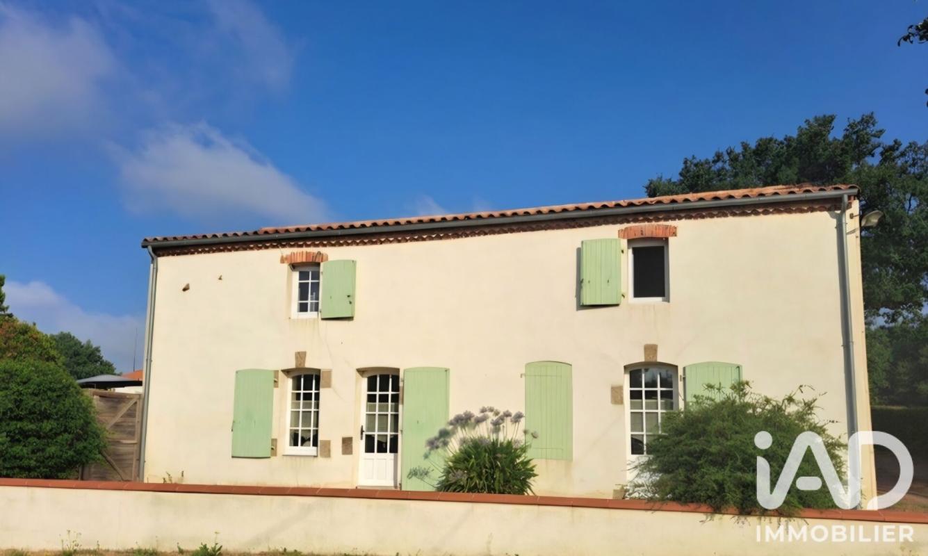 Maison longère 5 Pièce(s) La Ferrière