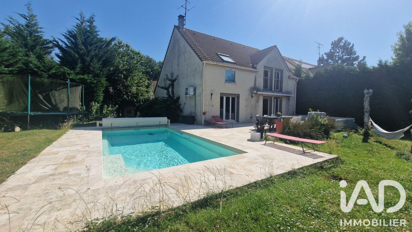 Maison 7 Pièce(s) Lésigny