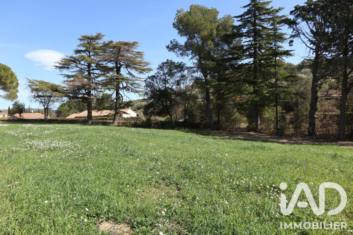 Terrain  Escales