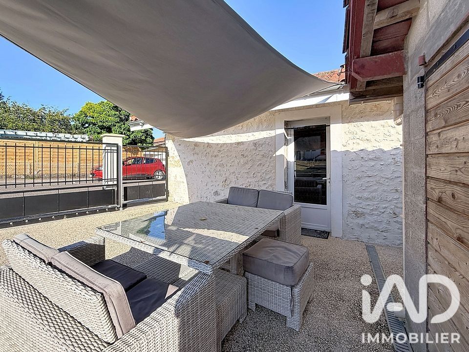 Maison 4 Pièce(s) Hautefage-la-Tour