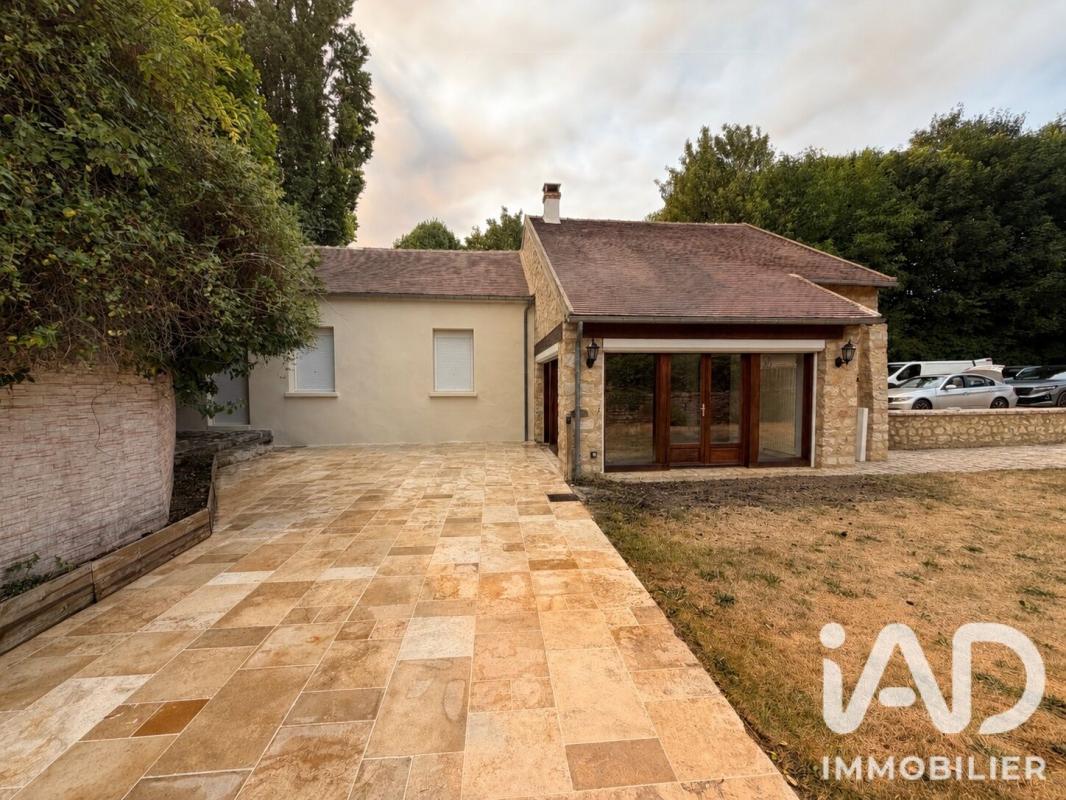 Maison 5 Pièce(s) D'Huison-Longueville