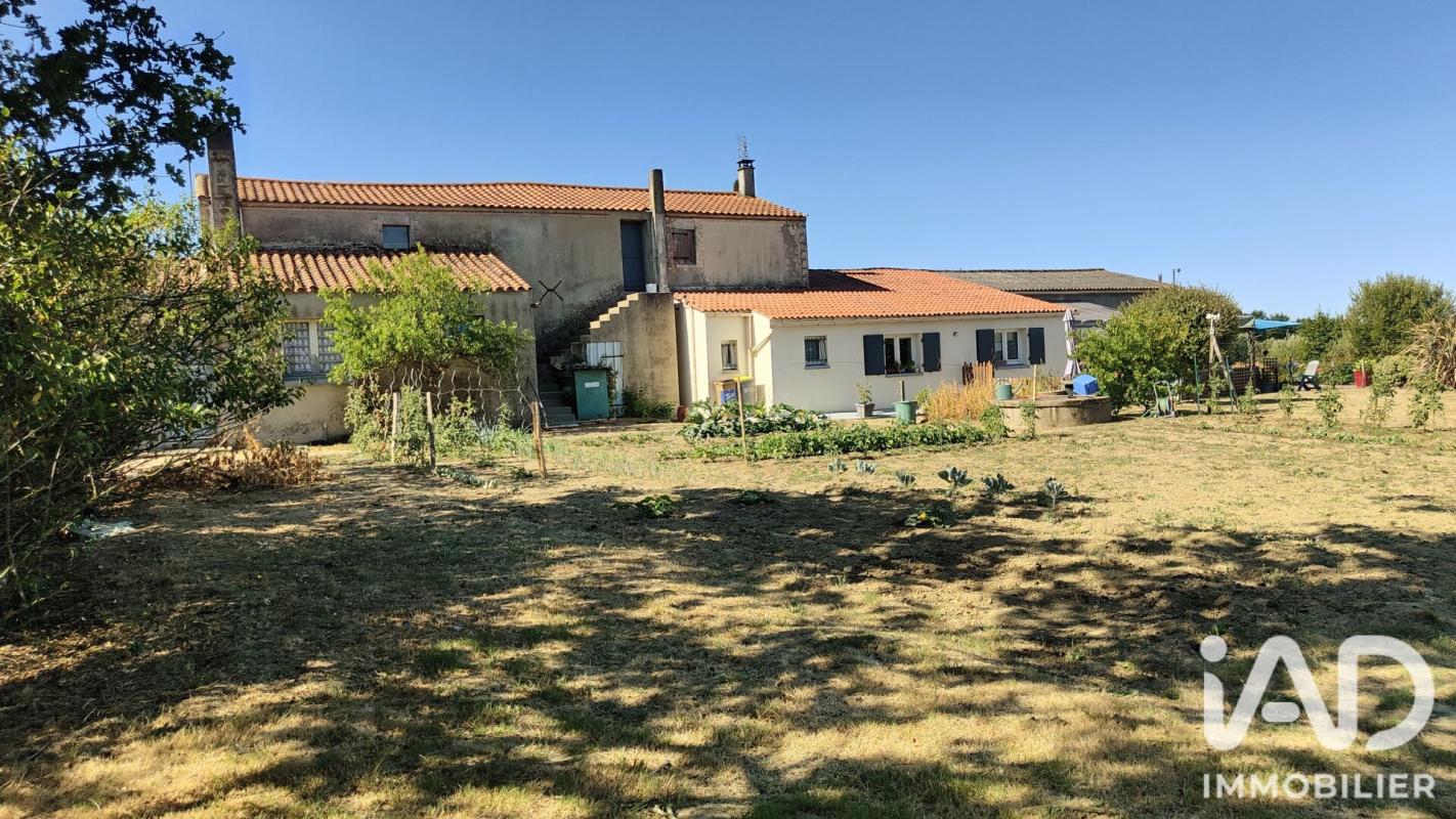 Maison 5 Pièce(s) Grosbreuil
