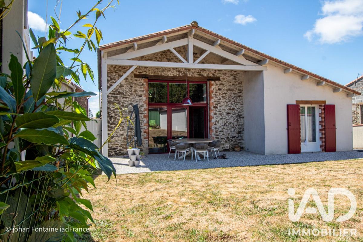 Maison traditionnelle 4 Pièce(s) La Copechagnière