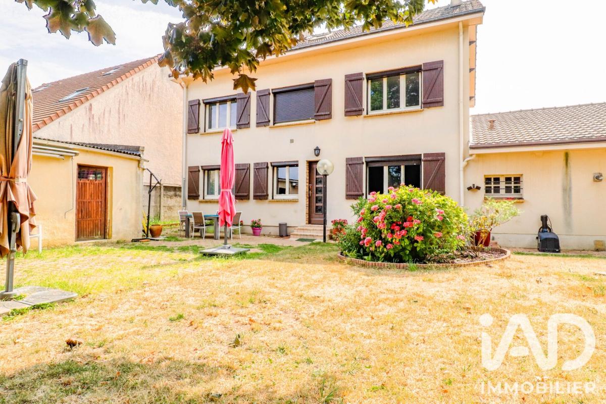 Maison 8 Pièce(s) Magny-les-Hameaux