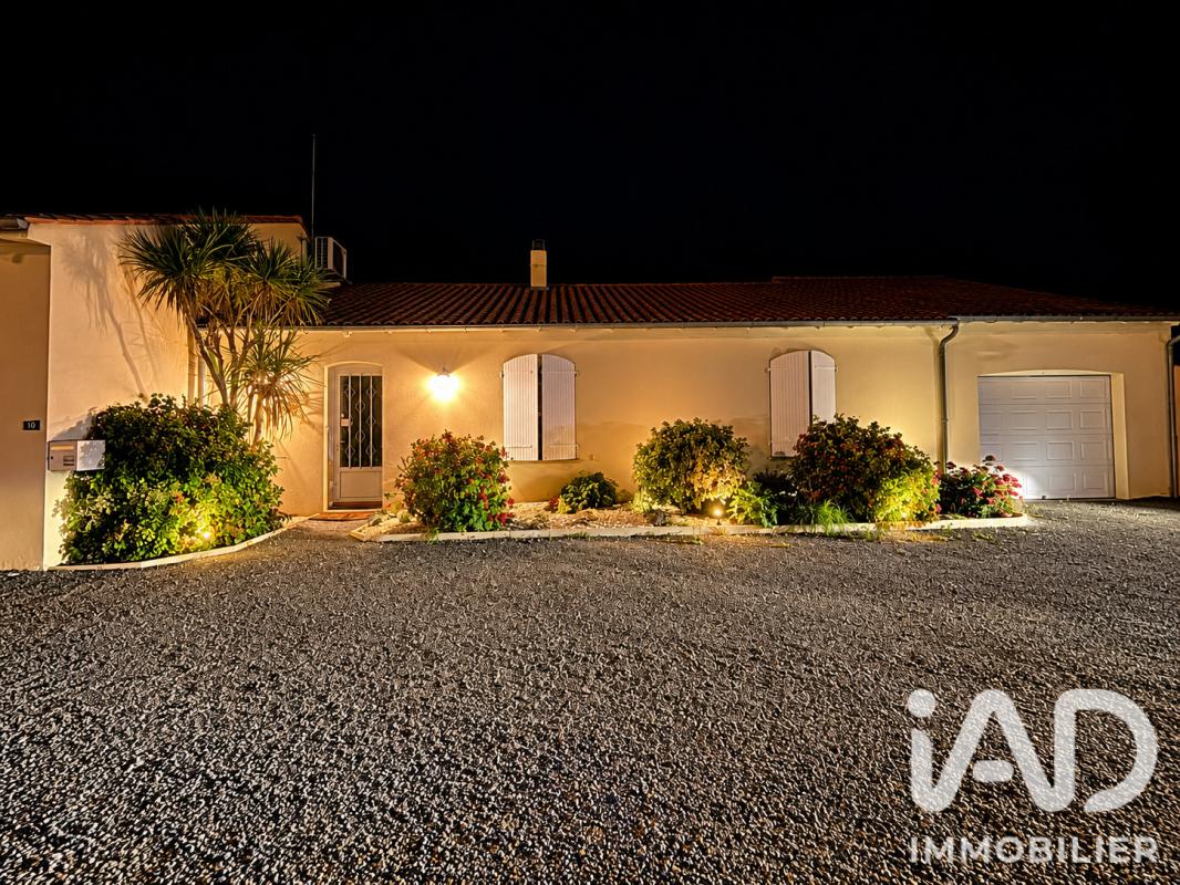 Maison 9 Pièce(s) Saint-Savinien - Photo 3