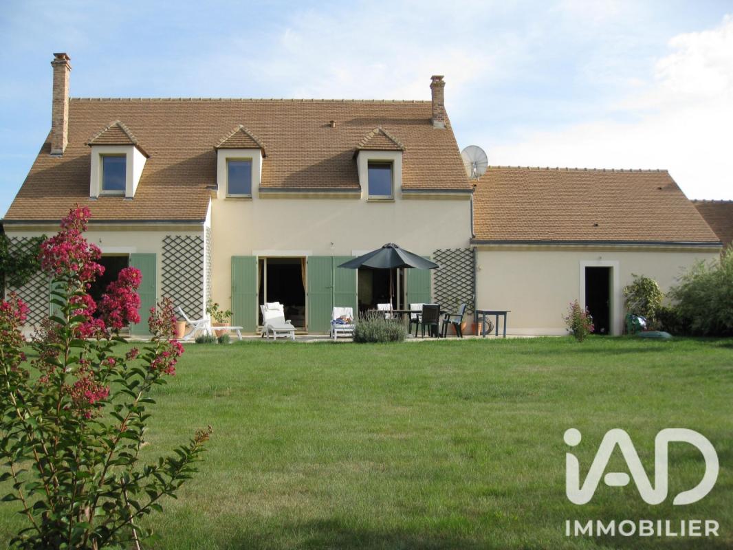 Maison 6 Pièce(s) La Celle-les-Bordes