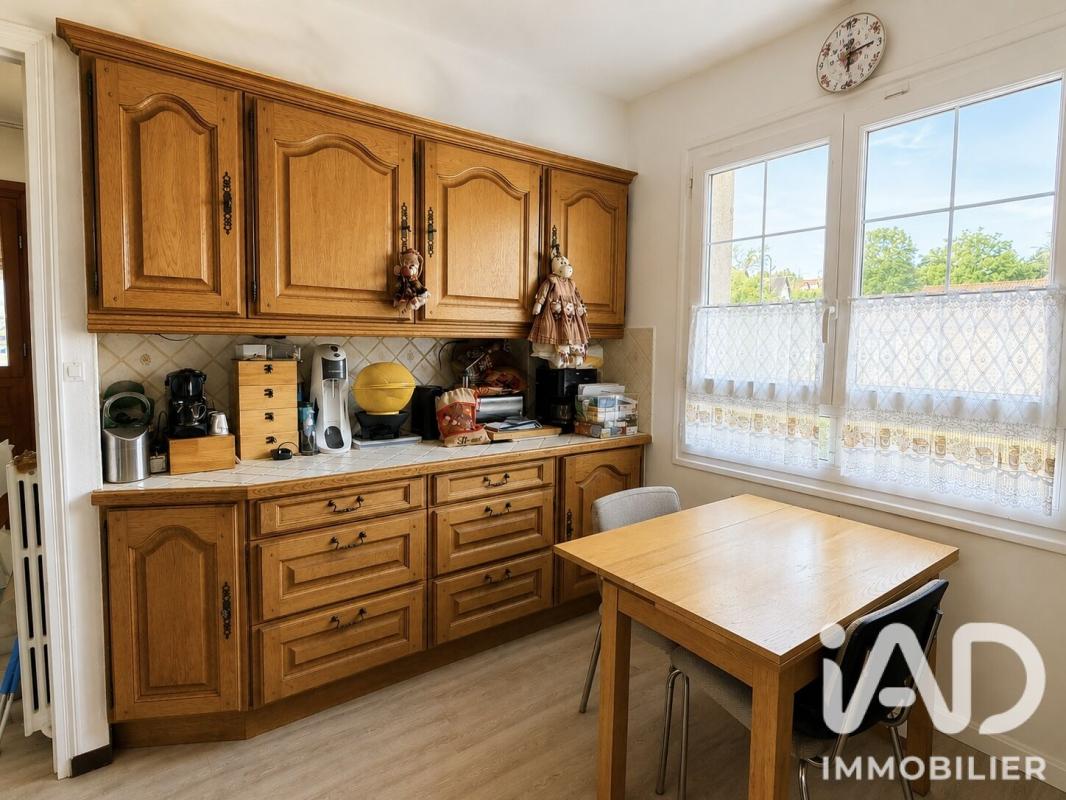 Maison 8 Pièce(s) Varennes-Jarcy - Photo 11