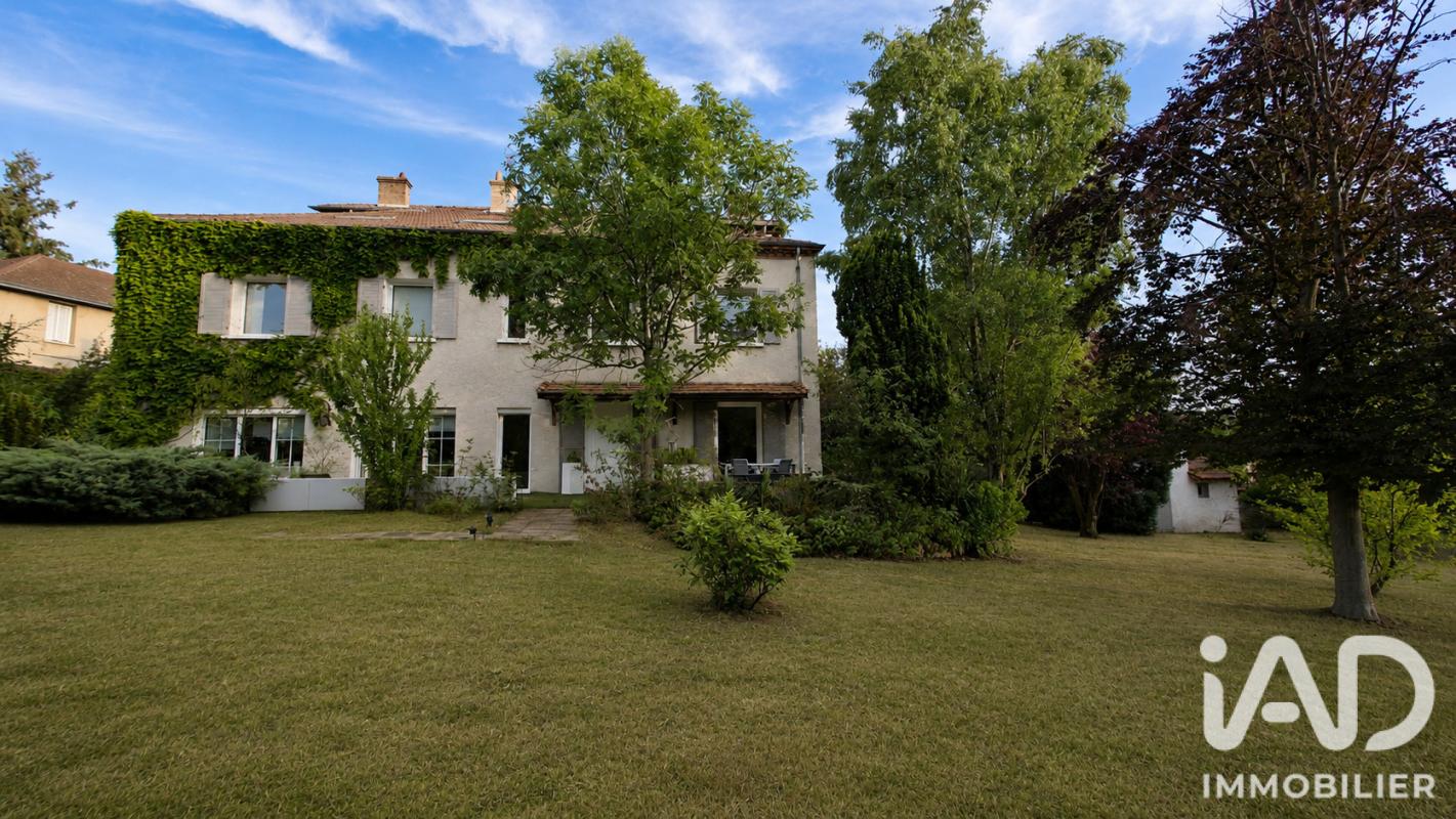 Maison 8 Pièce(s) Andrézieux-Bouthéon