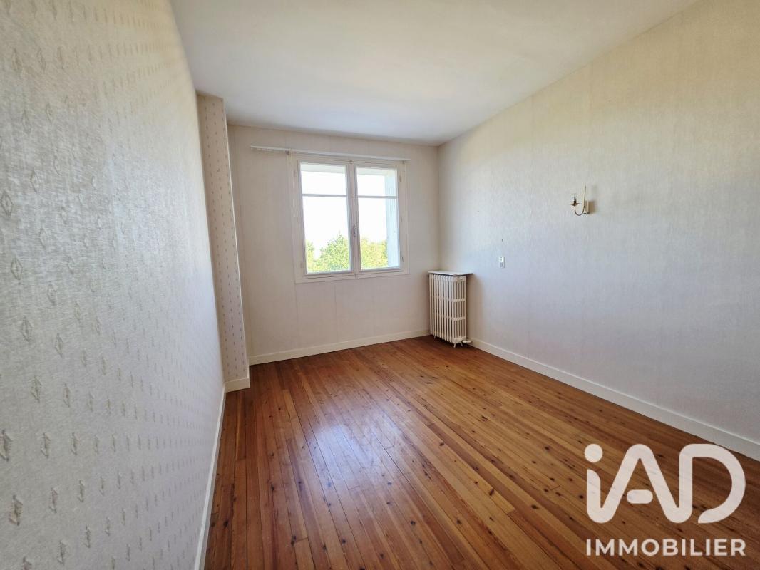 Maison 8 Pièce(s) Saint-Cybardeaux - Photo 11