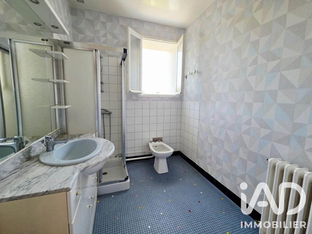 Maison 8 Pièce(s) Saint-Cybardeaux - Photo 12