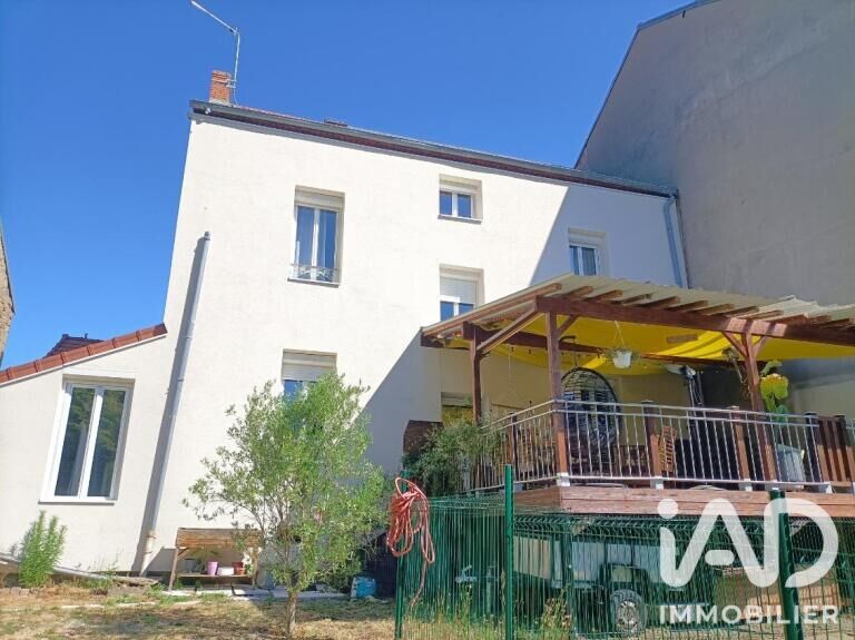 Maison 9 Pièce(s) Saint-Yorre