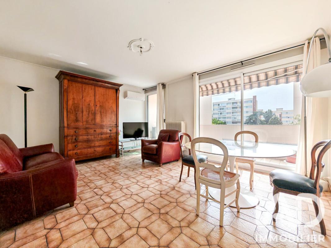Appartement 5 Pièce(s) Vénissieux