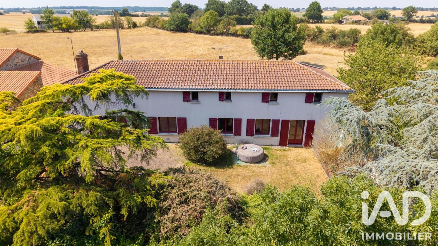 Maison longère 7 Pièce(s) Beaupréau-en-Mauges