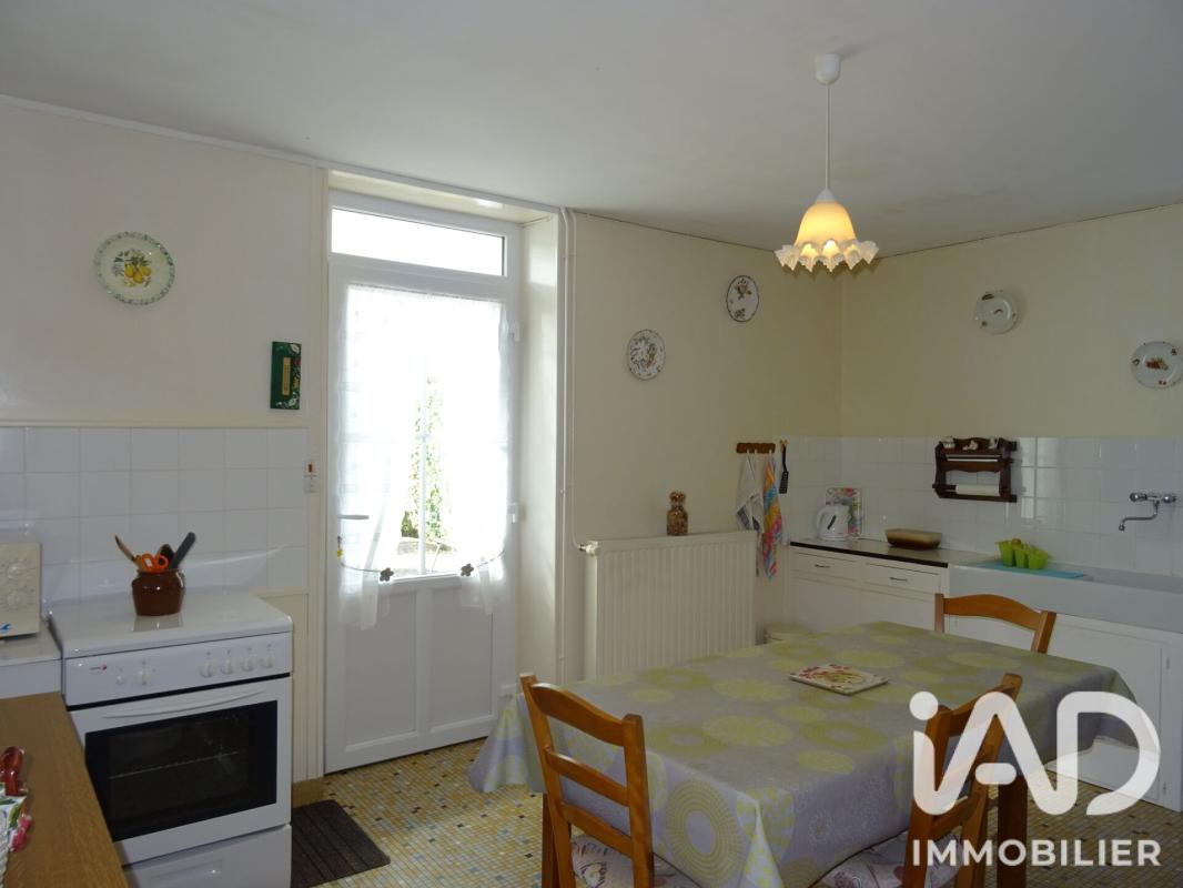 Maison 4 Pièce(s) La Rochefoucauld-en-Angoumois - Photo 5
