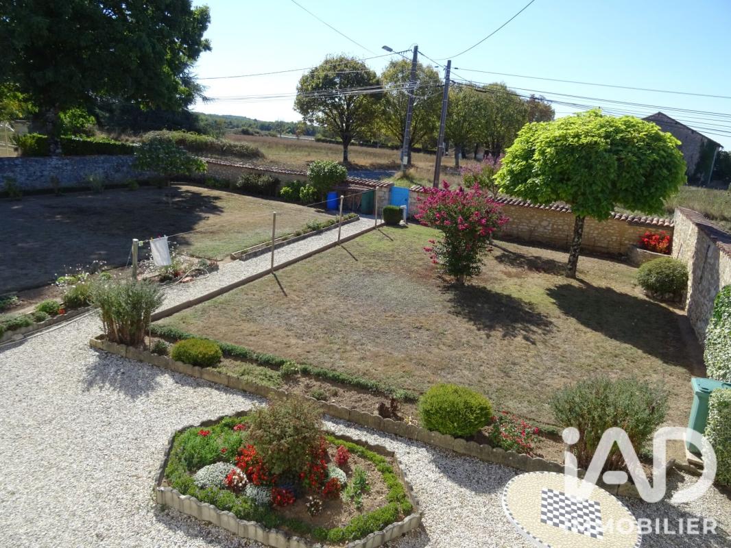 Maison 4 Pièce(s) La Rochefoucauld-en-Angoumois - Photo 8