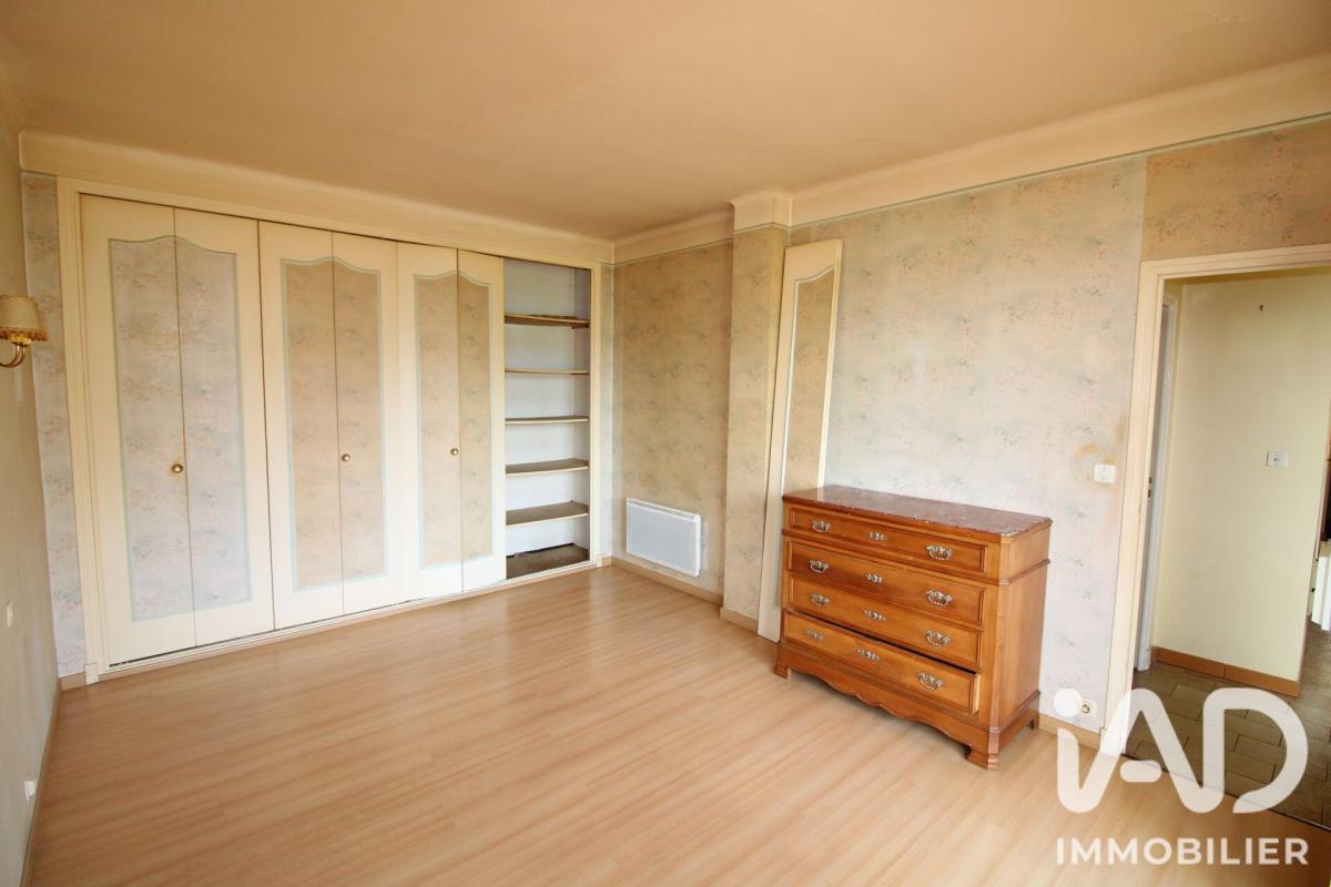 Appartement 8 Pièce(s) Saint-Laurent-de-Cerdans - Photo 16
