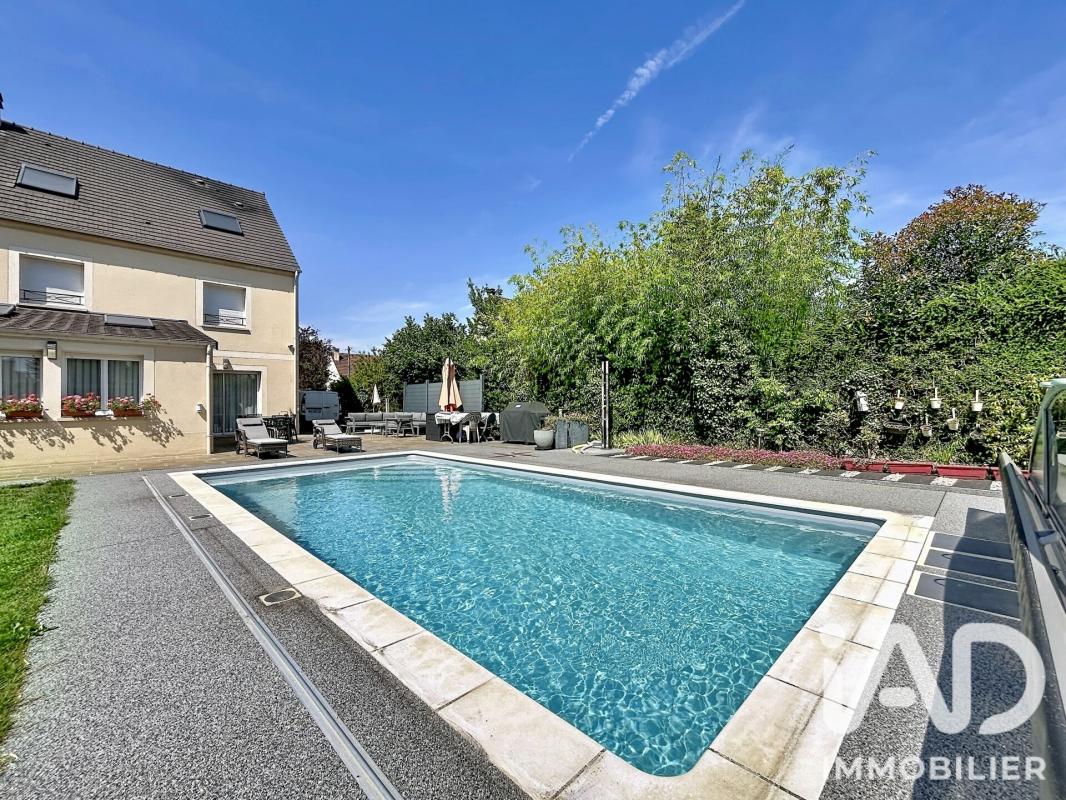 Maison 7 Pièce(s) Villeneuve-Saint-Denis