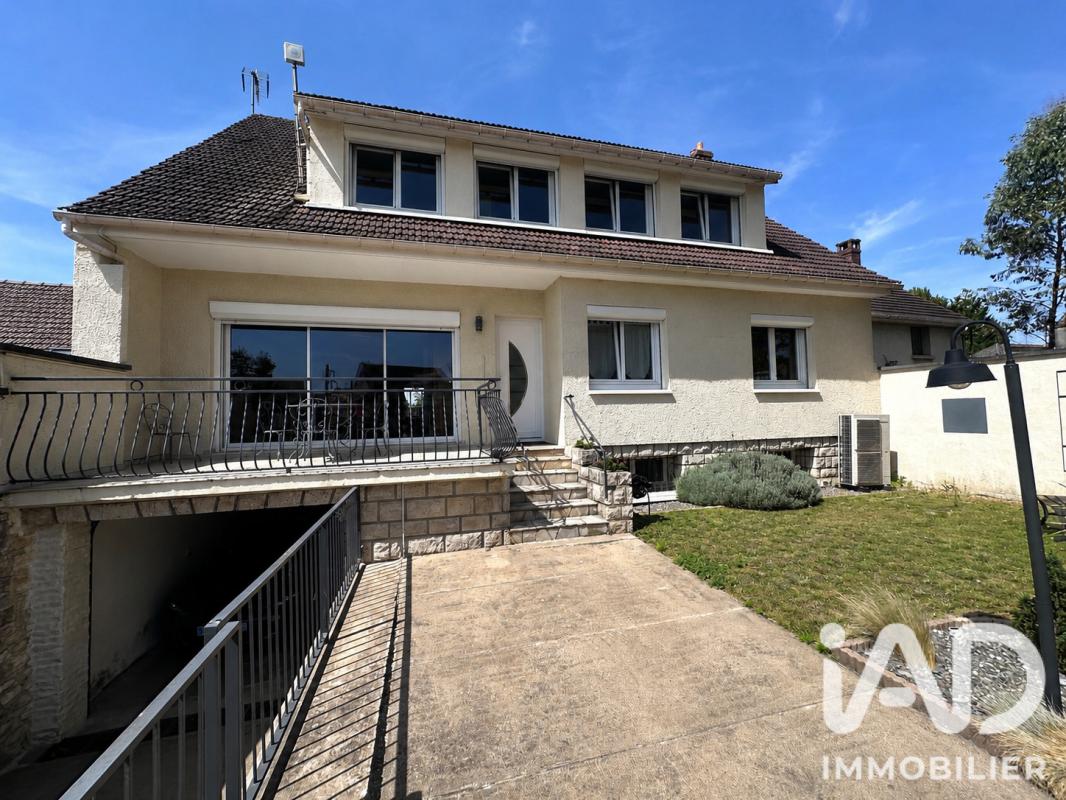 Maison 8 Pièce(s) Le Malesherbois