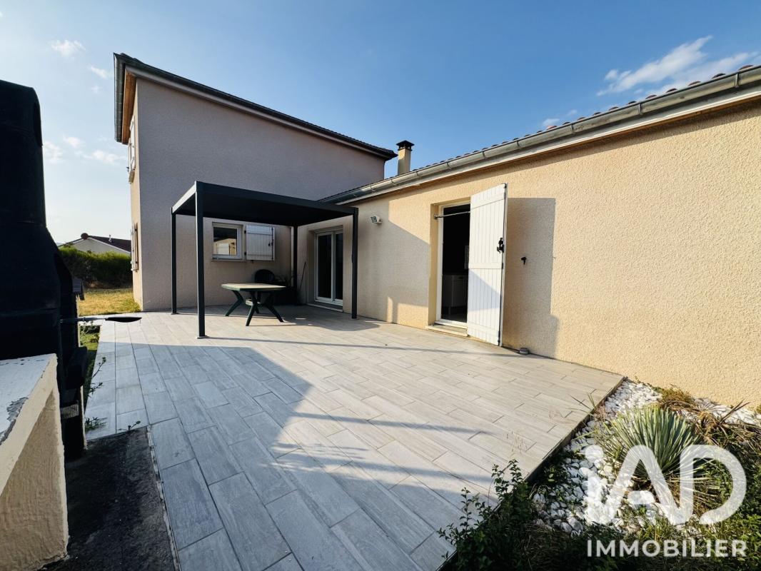Maison 7 Pièce(s) Sainte-Agathe-la-Bouteresse - Photo 3
