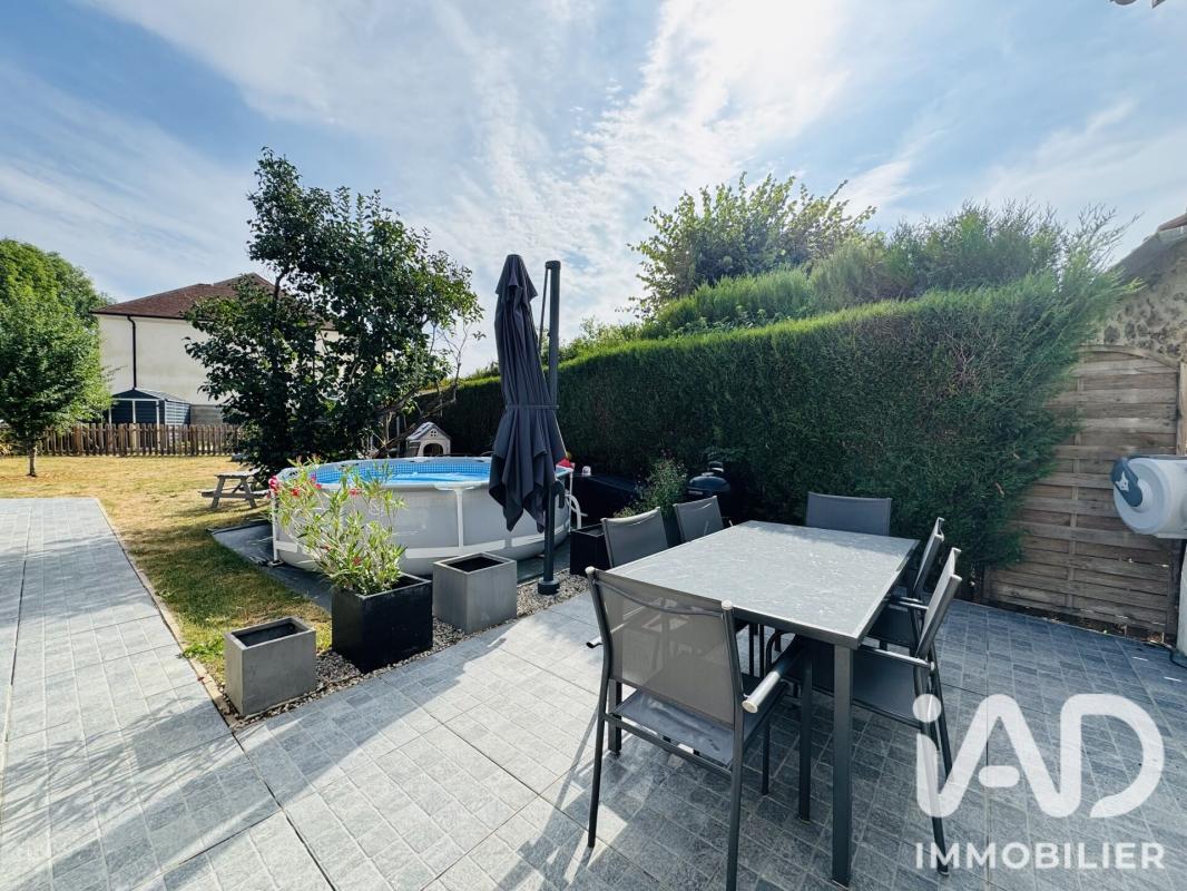 Maison 4 Pièce(s) Le Mesnil-Saint-Denis