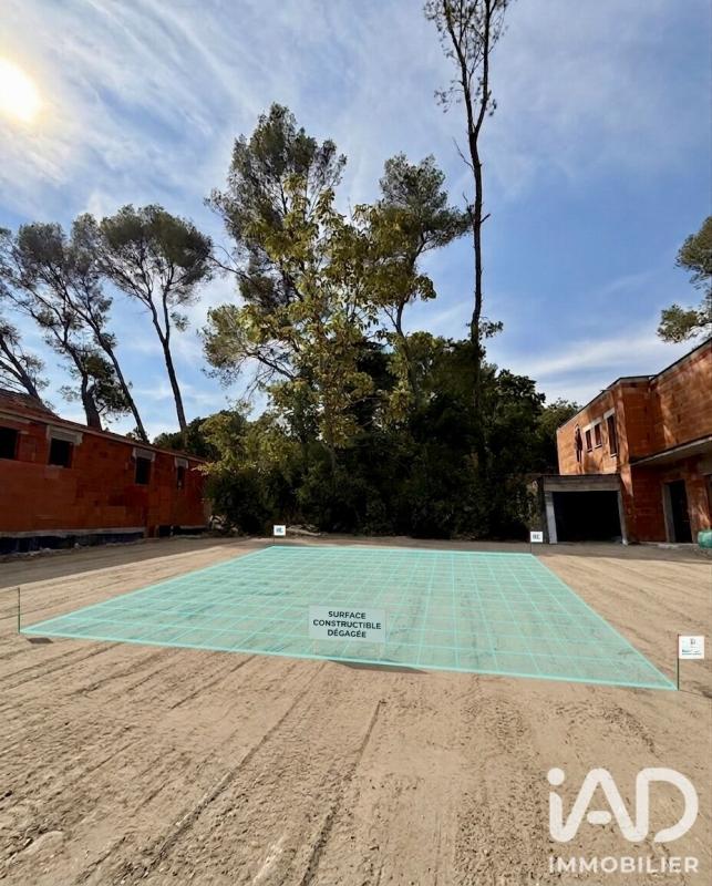 Terrain  Nîmes