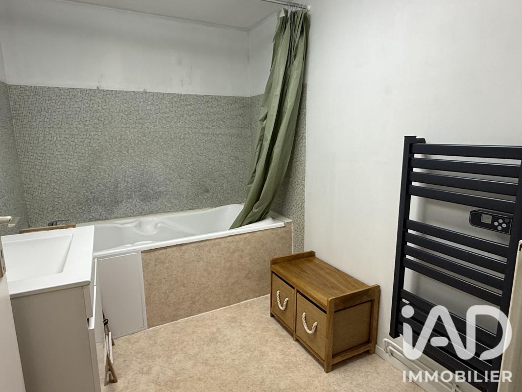 Maison 4 Pièce(s) Saint-Amand-Montrond - Photo 8
