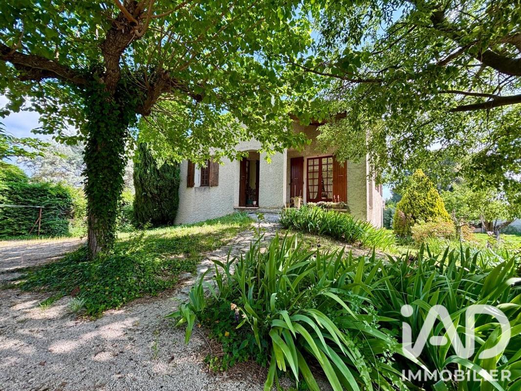 Maison traditionnelle 4 Pièce(s) Saint-Saturnin-lès-Avignon
