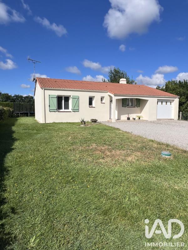 Maison traditionnelle 5 Pièce(s) Grosbreuil