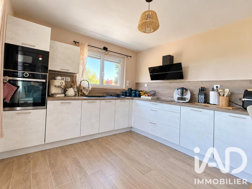 Maison 4 Pièce(s) Saint-André-le-Puy - Photo 2