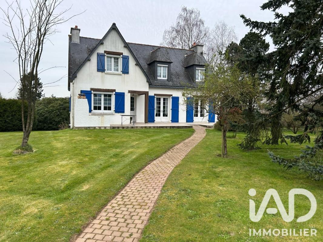 Maison 7 Pièce(s) Ménéac