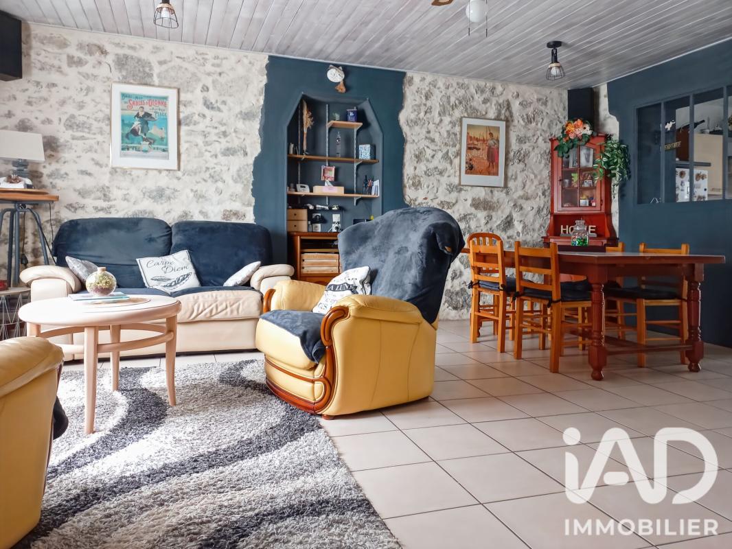 Maison 7 Pièce(s) Poiroux