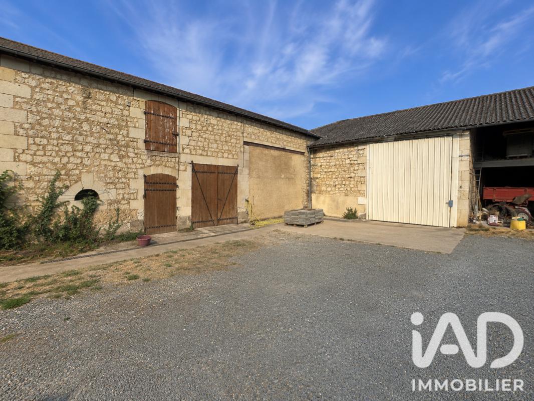 Maison 5 Pièce(s) Le Puy-Notre-Dame - Photo 8