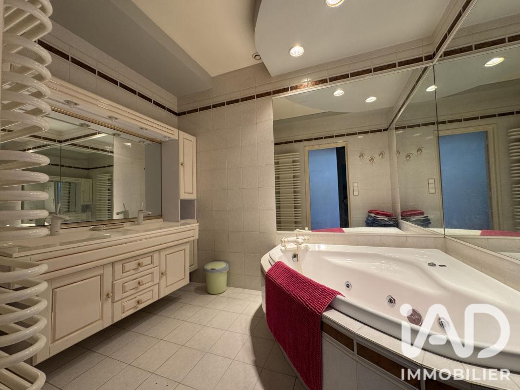 Maison 8 Pièce(s) Grézac - Photo 12