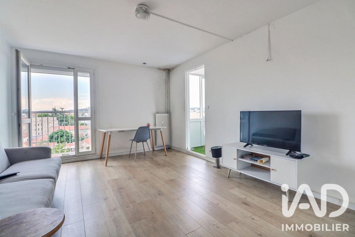 Appartement 4 Pièce(s) Nîmes