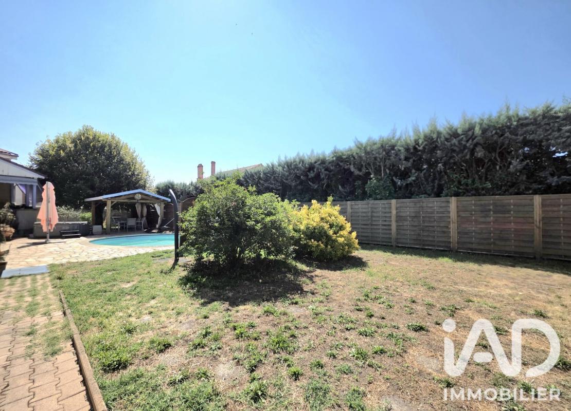Maison 10 Pièce(s) Saint-Marcellin-en-Forez - Photo 5